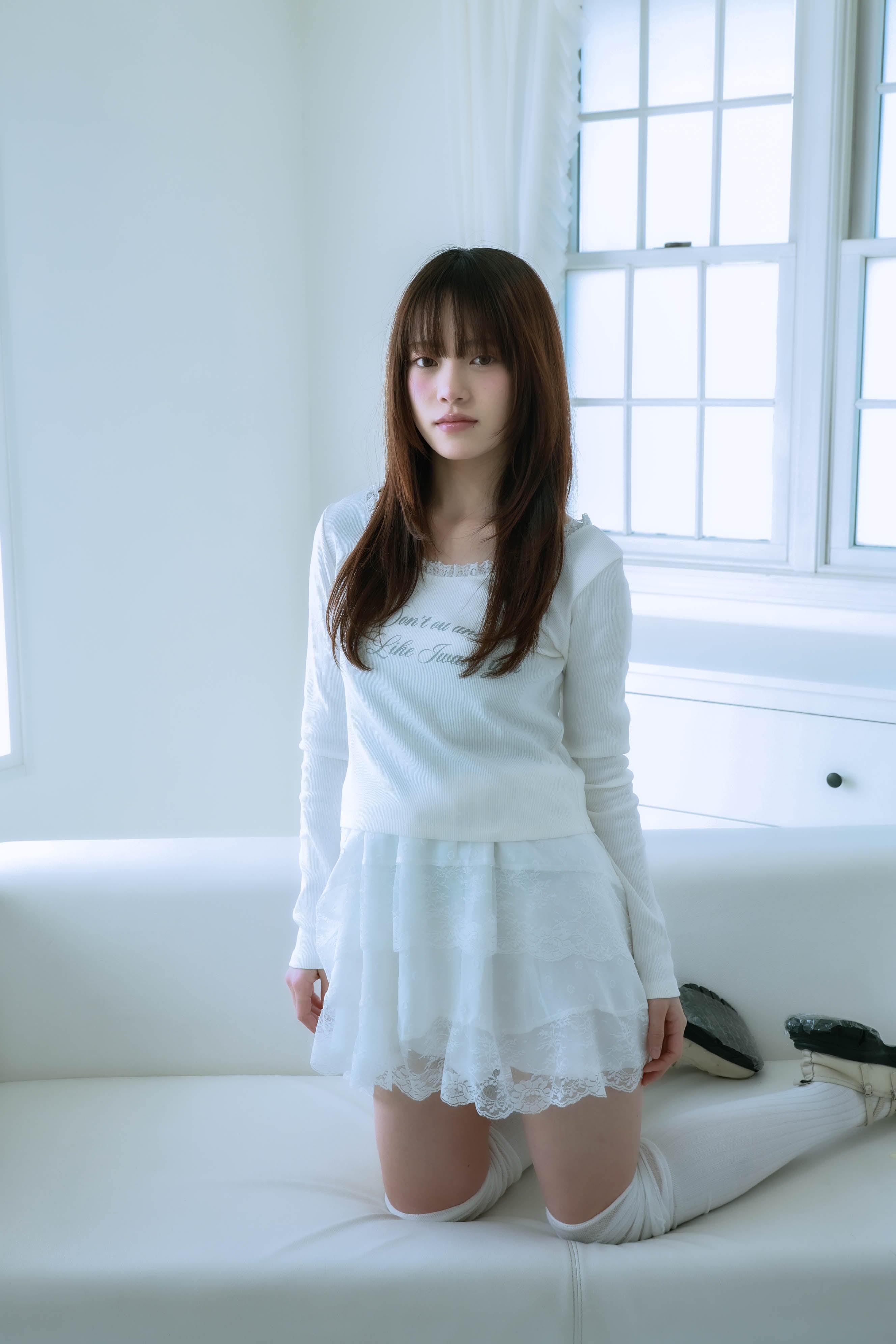 lace letter tee (white)