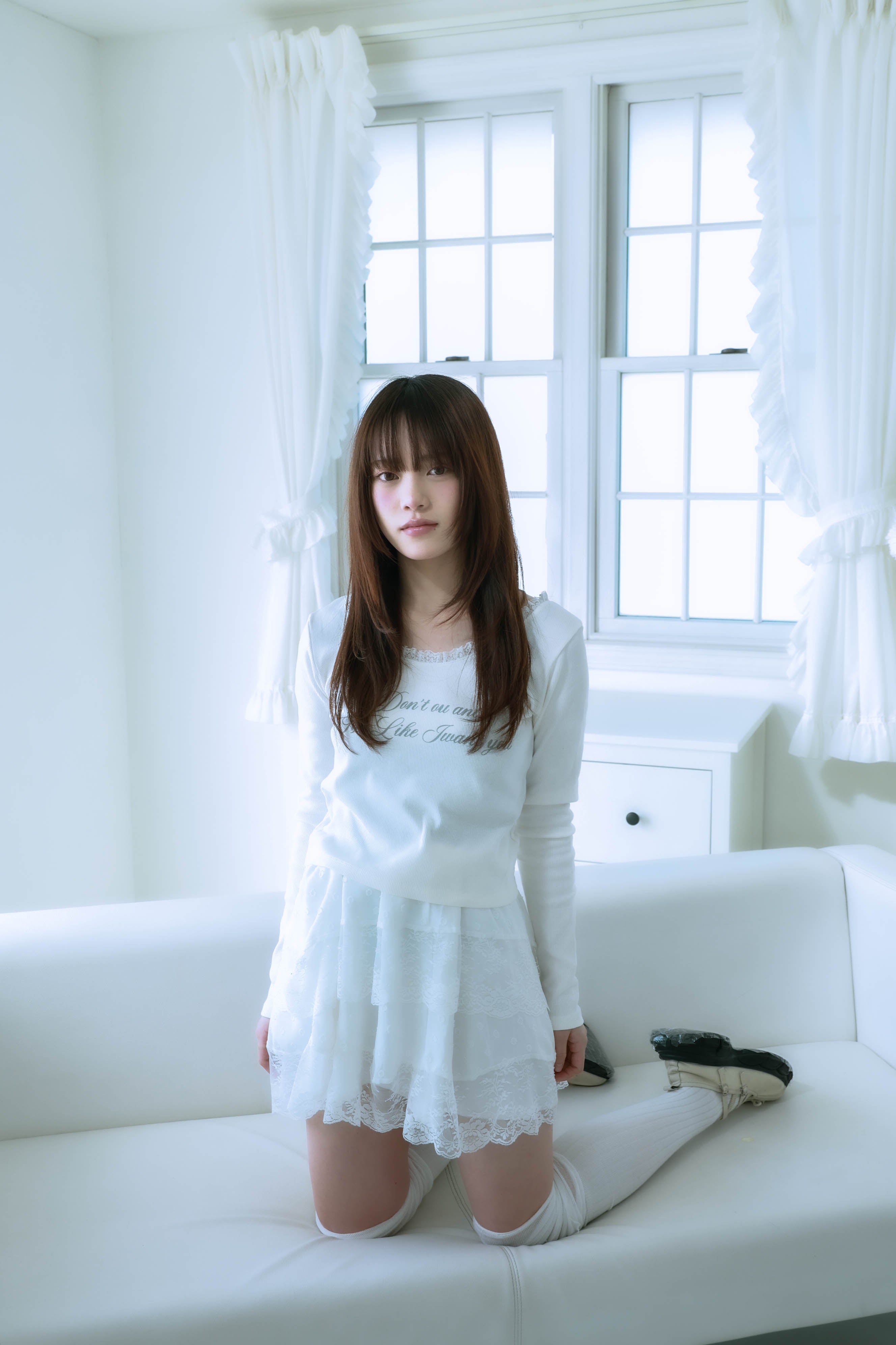 lace letter tee (white)