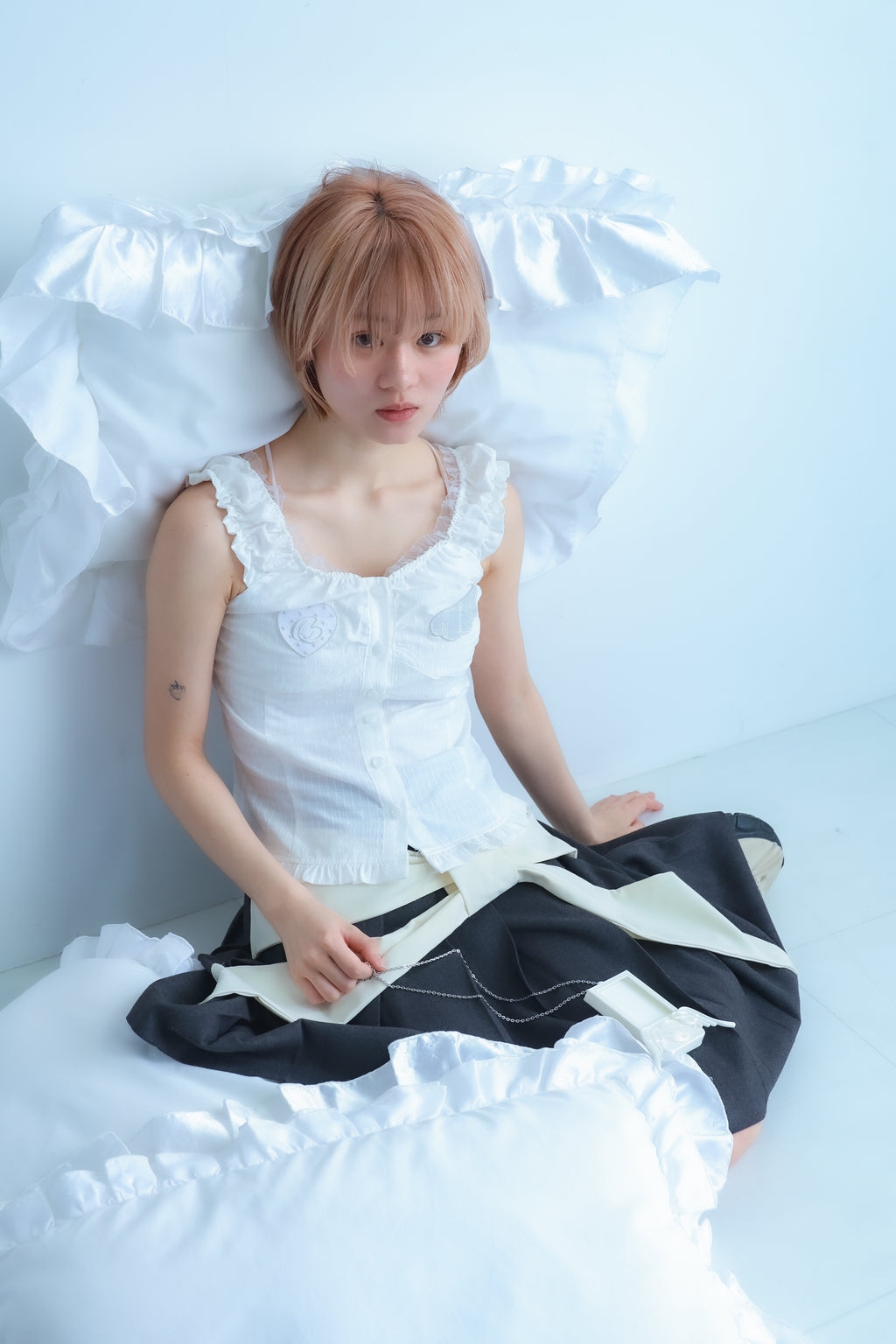 LMpatch frillblouse(white)