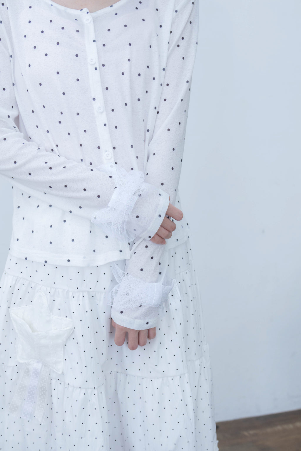 ribbon sleeve cardigan(whitedot)