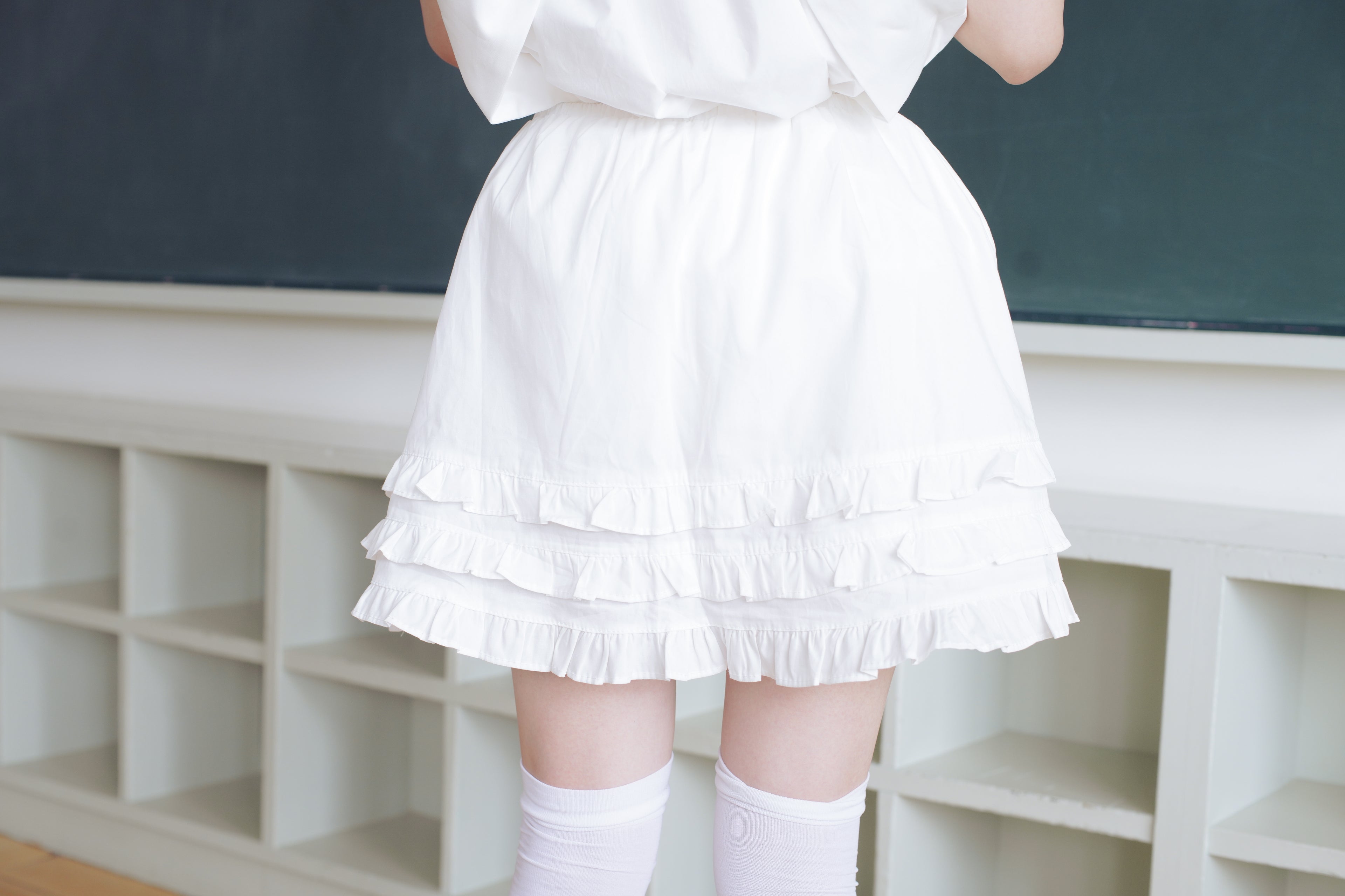 apron frillskirt