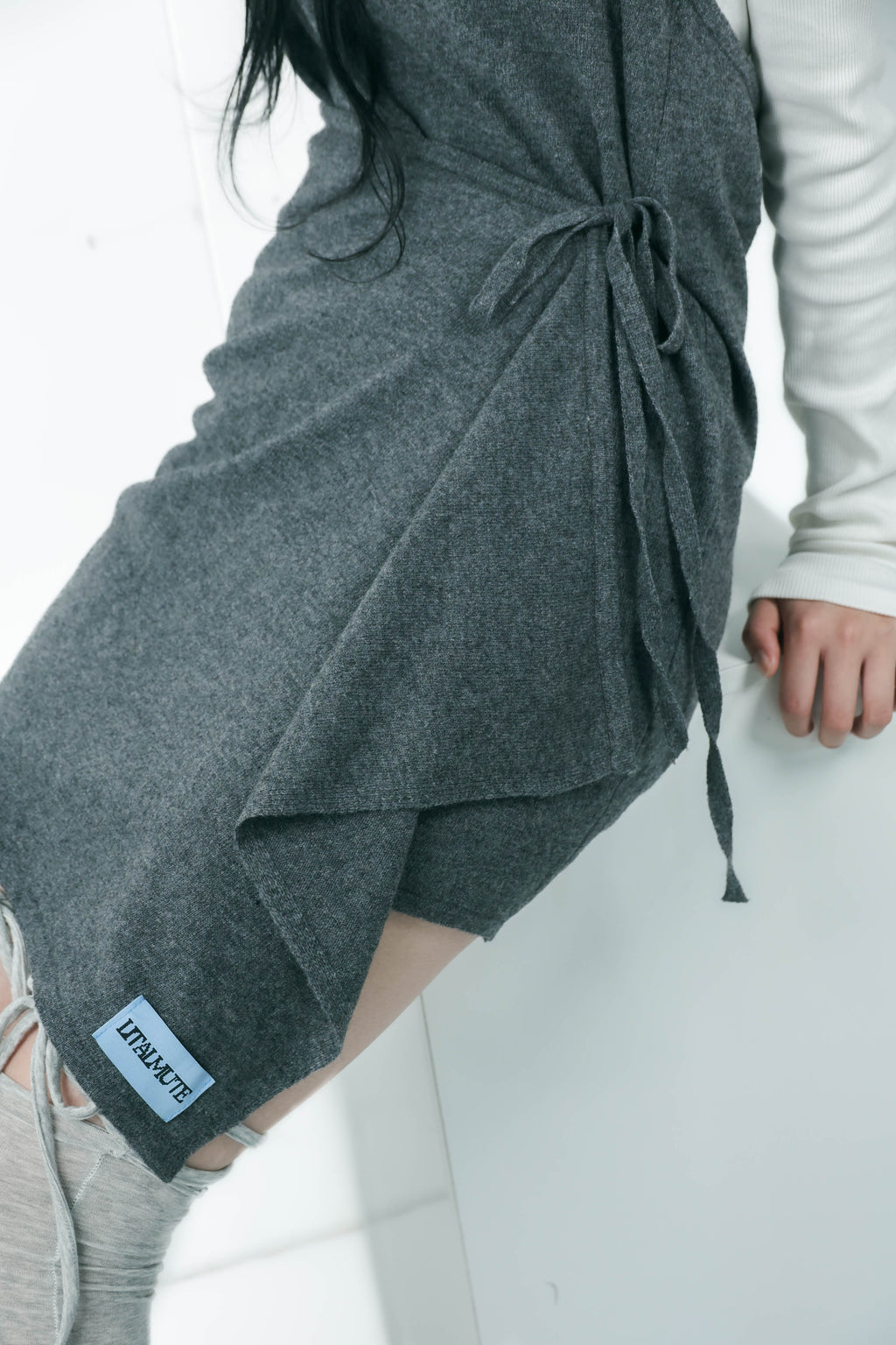 studs layered onepiece(gray)